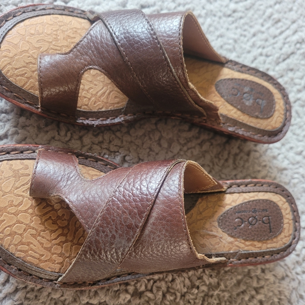 NWOT Boc brown sandals